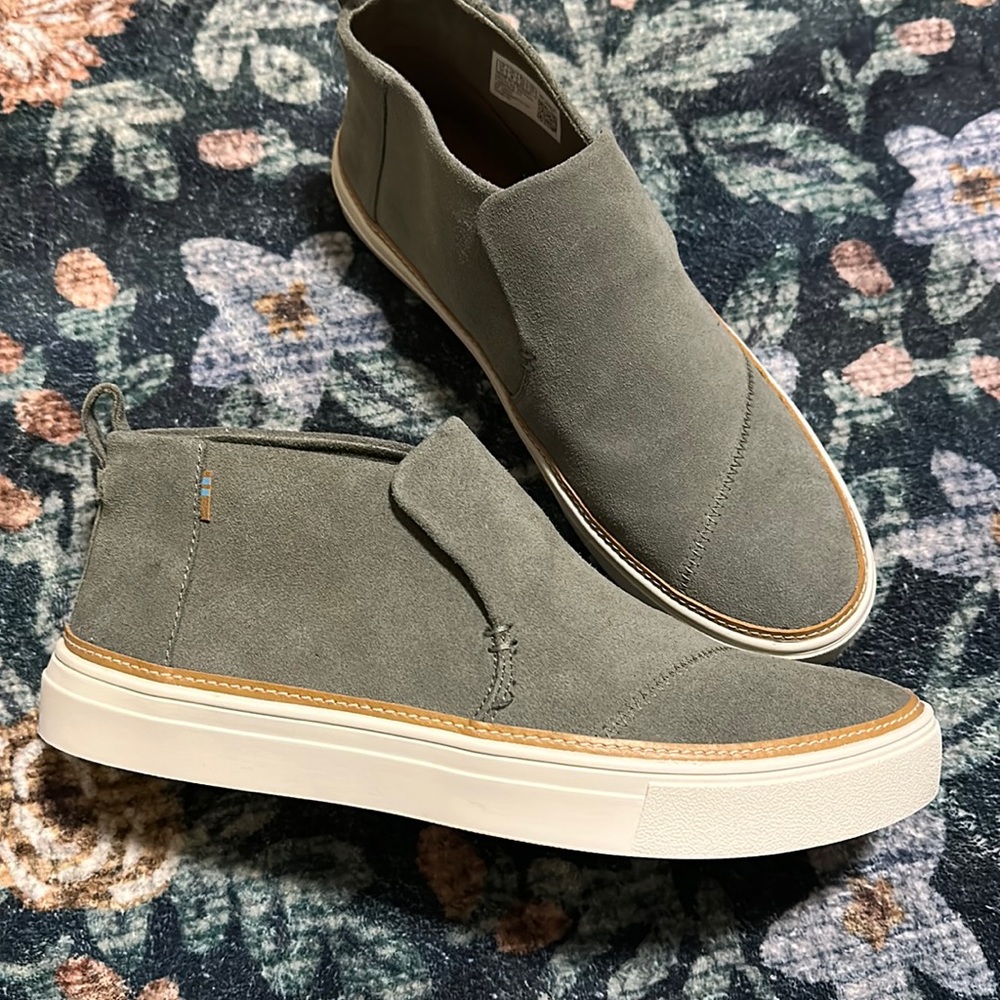 Brand New Toms Booties Olive 10